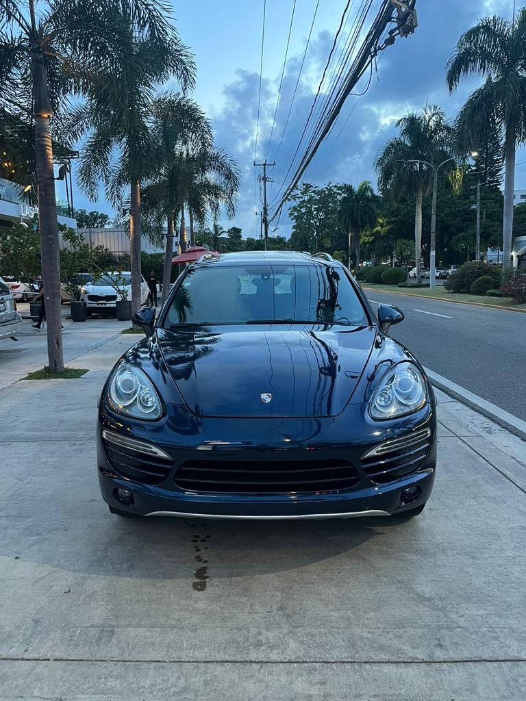 jeepetas y camionetas - Porsche cayenne 2012 impecable  0