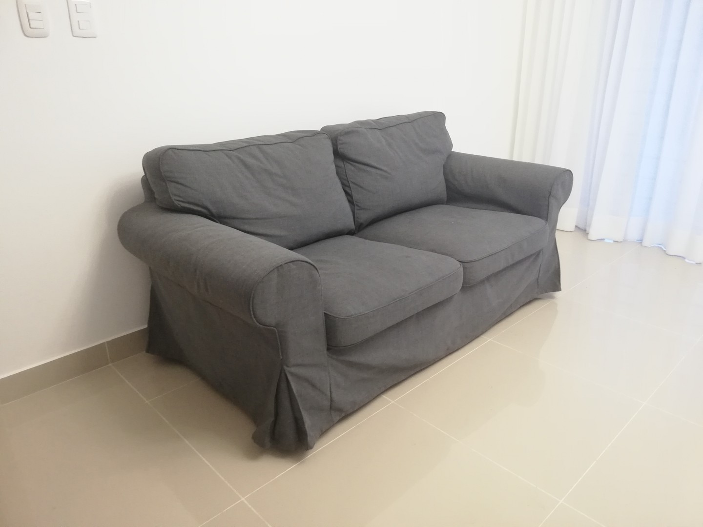 muebles y colchones - Mueble de dos (2) plazas gris/Ikea. Único dueño.  3