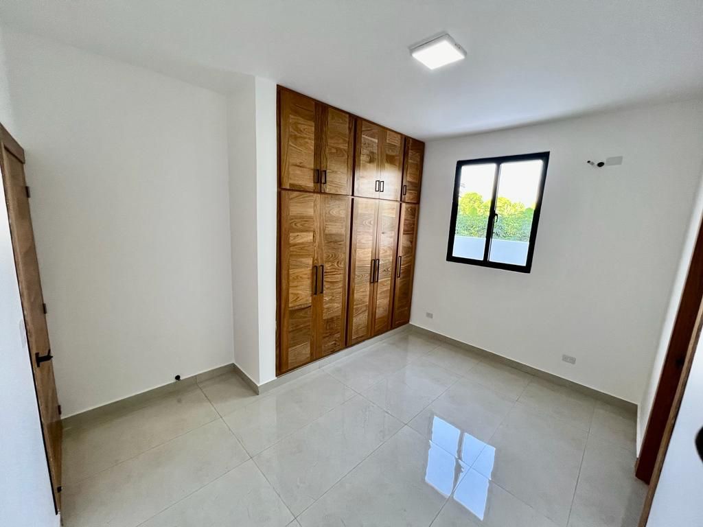 casas - CASA EN VENTA EN SANTIAGO DE LOS CABALLEROS EN RESIDENCIAL CERRADO  8