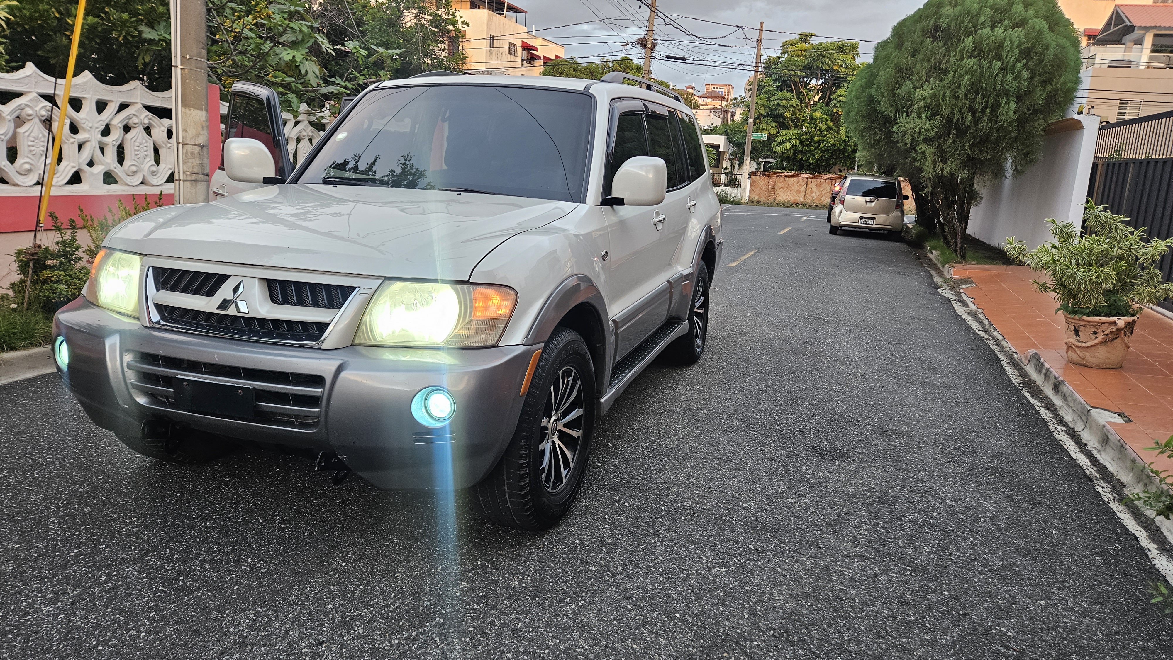 jeepetas y camionetas - Mitsubishi montero 2004 límited 