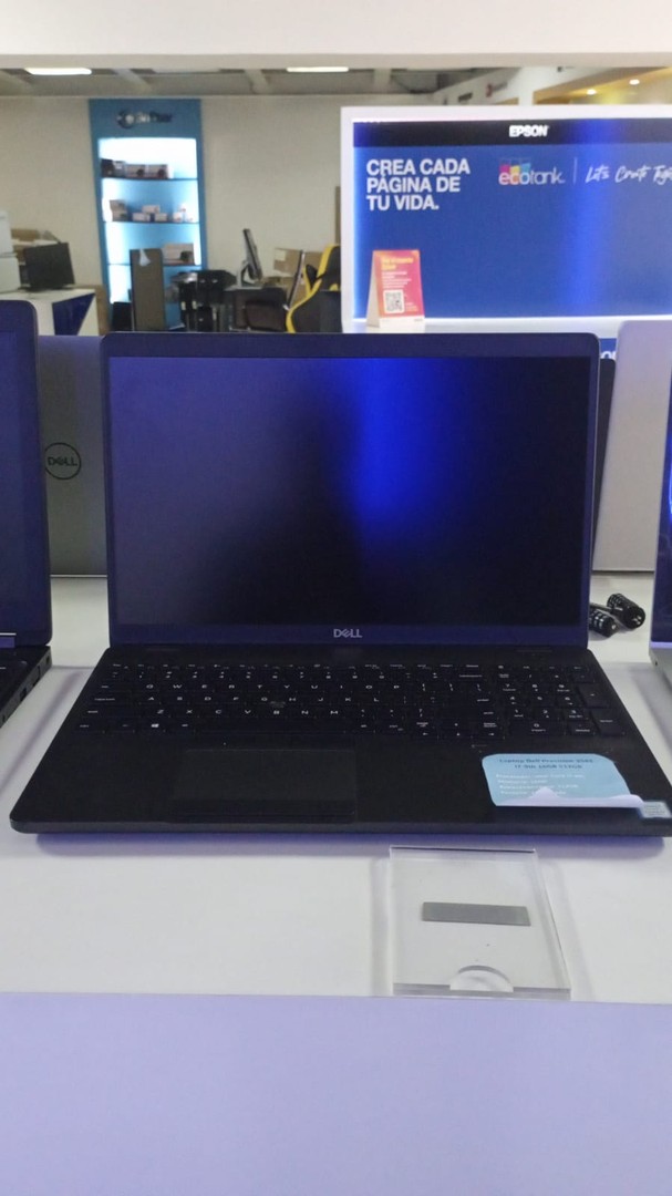 computadoras y laptops - Laptop Dell precision 3541 7 9th 16GB 512GB ssd RFB 