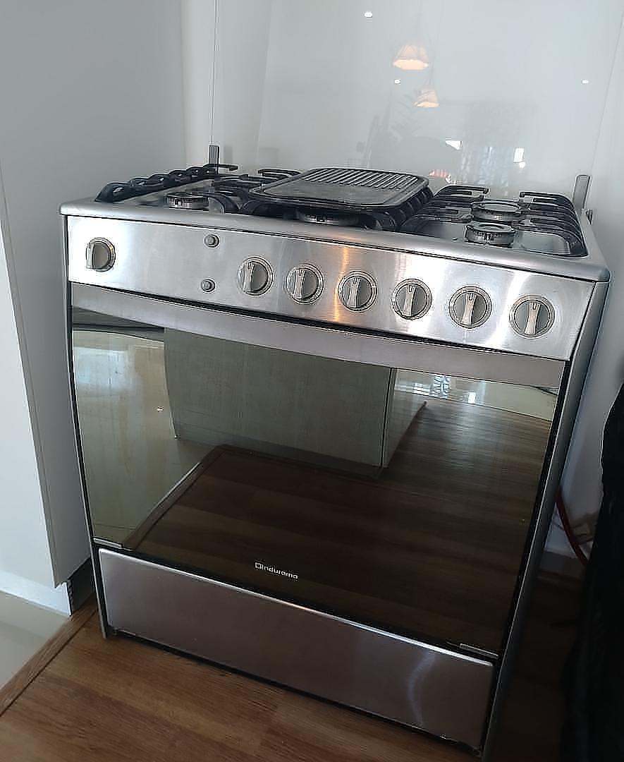 cocina - Estufa Indurama 32" de 6 hornillas NEGOCIABLE 