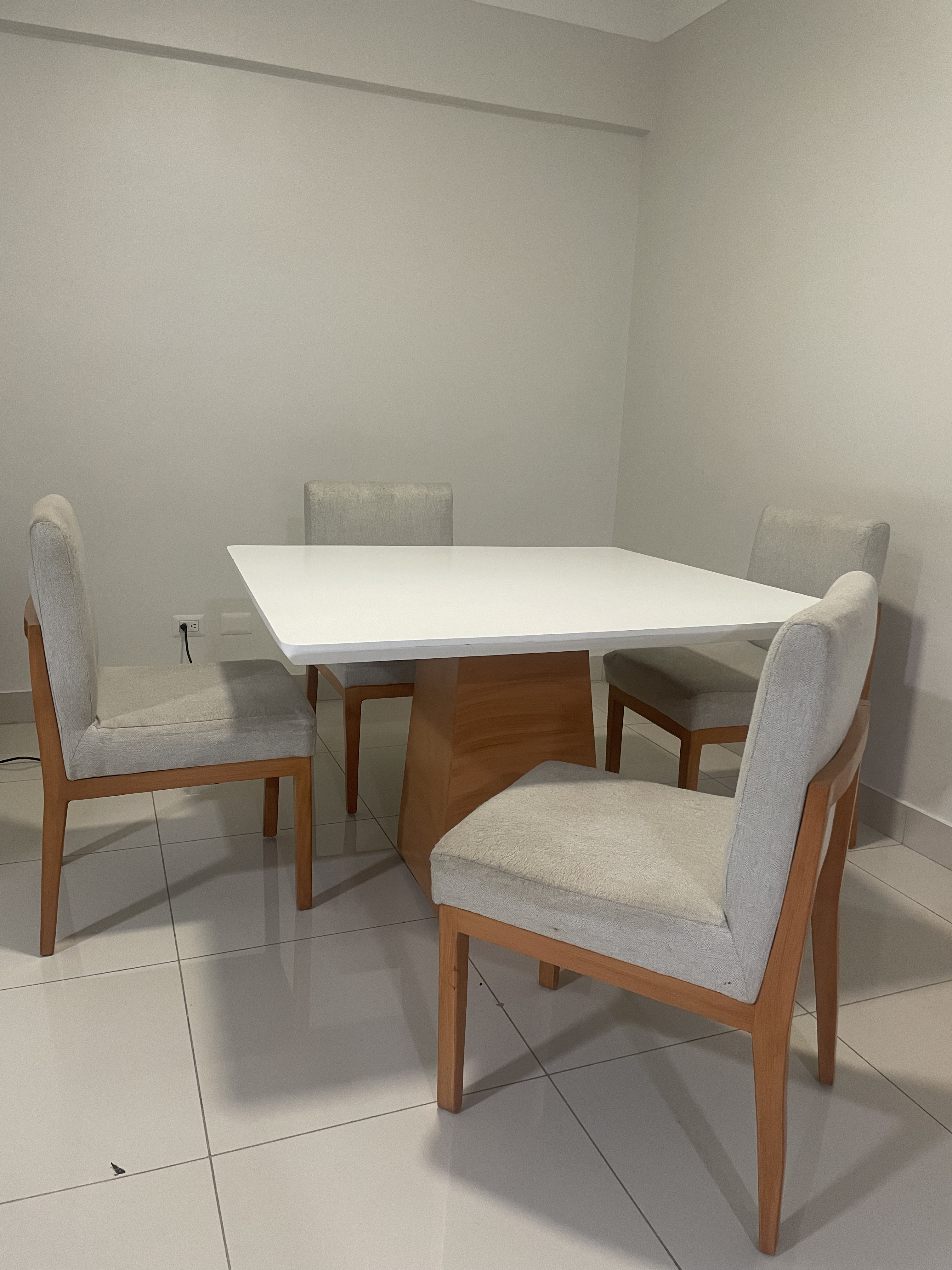 muebles y colchones - Comedor de 4 sillas Pino Americano 2