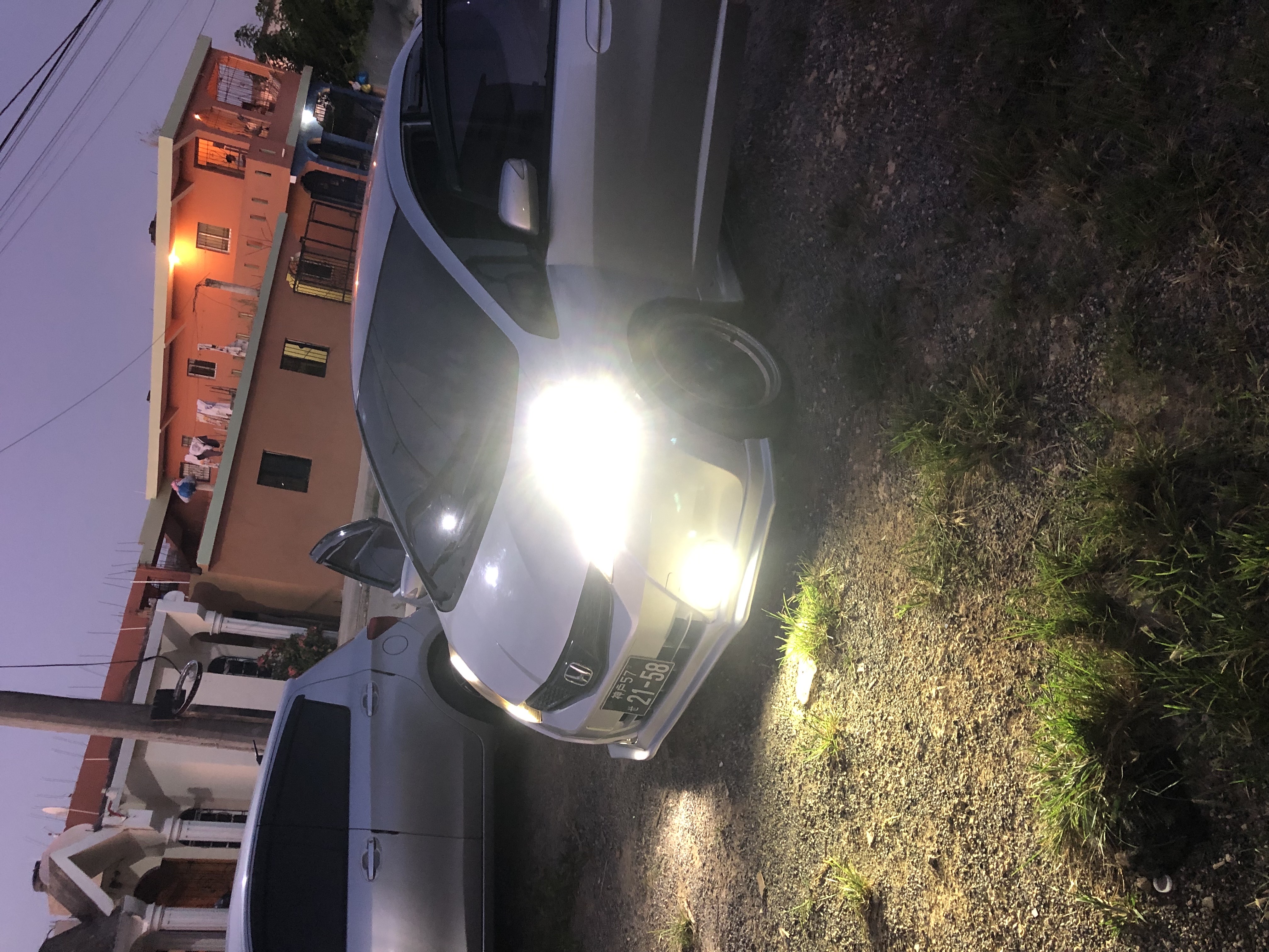 carros - vendo mi honda fit con muchos accesorios y lo vendo por motivo de viaje (negocia 0