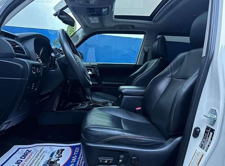 jeepetas y camionetas - 2019 Toyota 4Runner Nightshade tres fila de asientos Americana Clen Carfax. 4