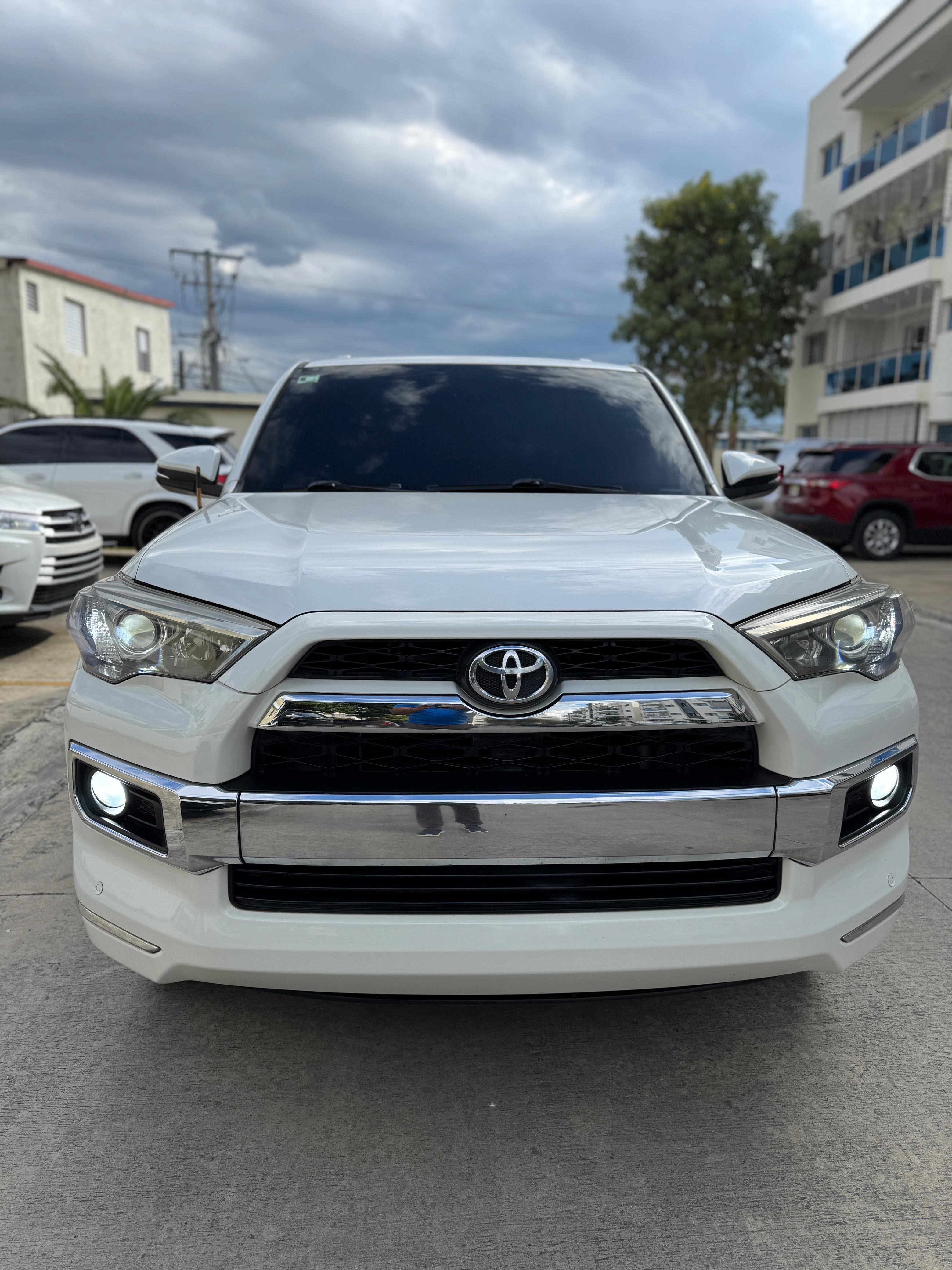 jeepetas y camionetas - Toyota 4Runner 4X4 Limited 2013
Versión Americana 