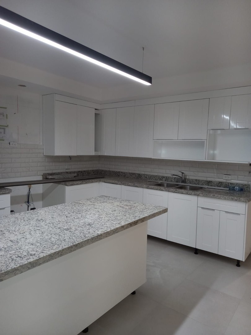 apartamentos - La Esperilla vacio 2da con terraza 3 habitaciones 3.5 baños 2 parqueos 0