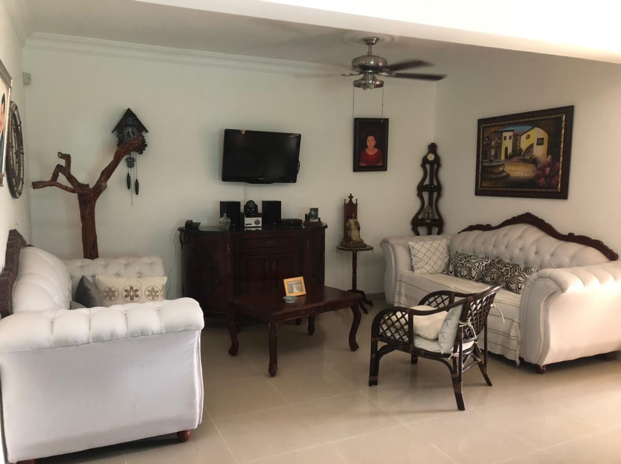 casas - Venta de hermosa casa en vista hermosa Santo Domingo este  5