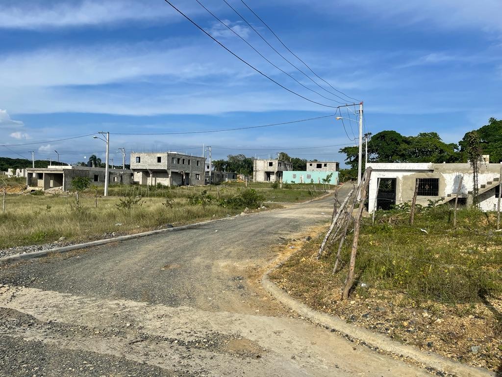 solares y terrenos - vendo solares a credito en residencial don marcos