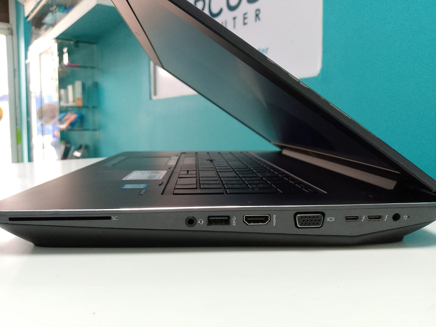 computadoras y laptops - Laptop, HP ZBook 17 G4 / 7th Gen, Intel Core i7 / 16GB DDR4 / 512GB SSD

- Preci 7