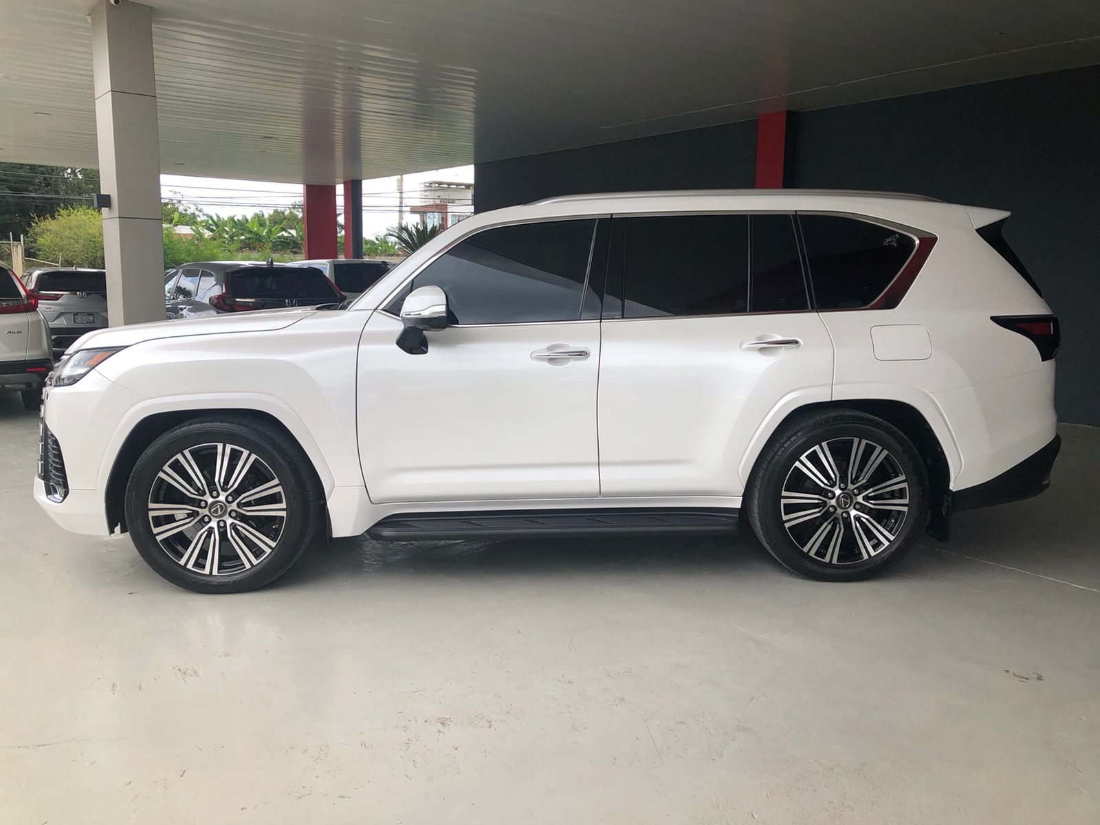 jeepetas y camionetas - 2023 Lexus LX 600 F-Sport  4