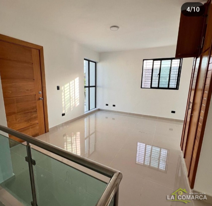 casas - Casa de 2 niveles en Venta en el Res. El Doral 6