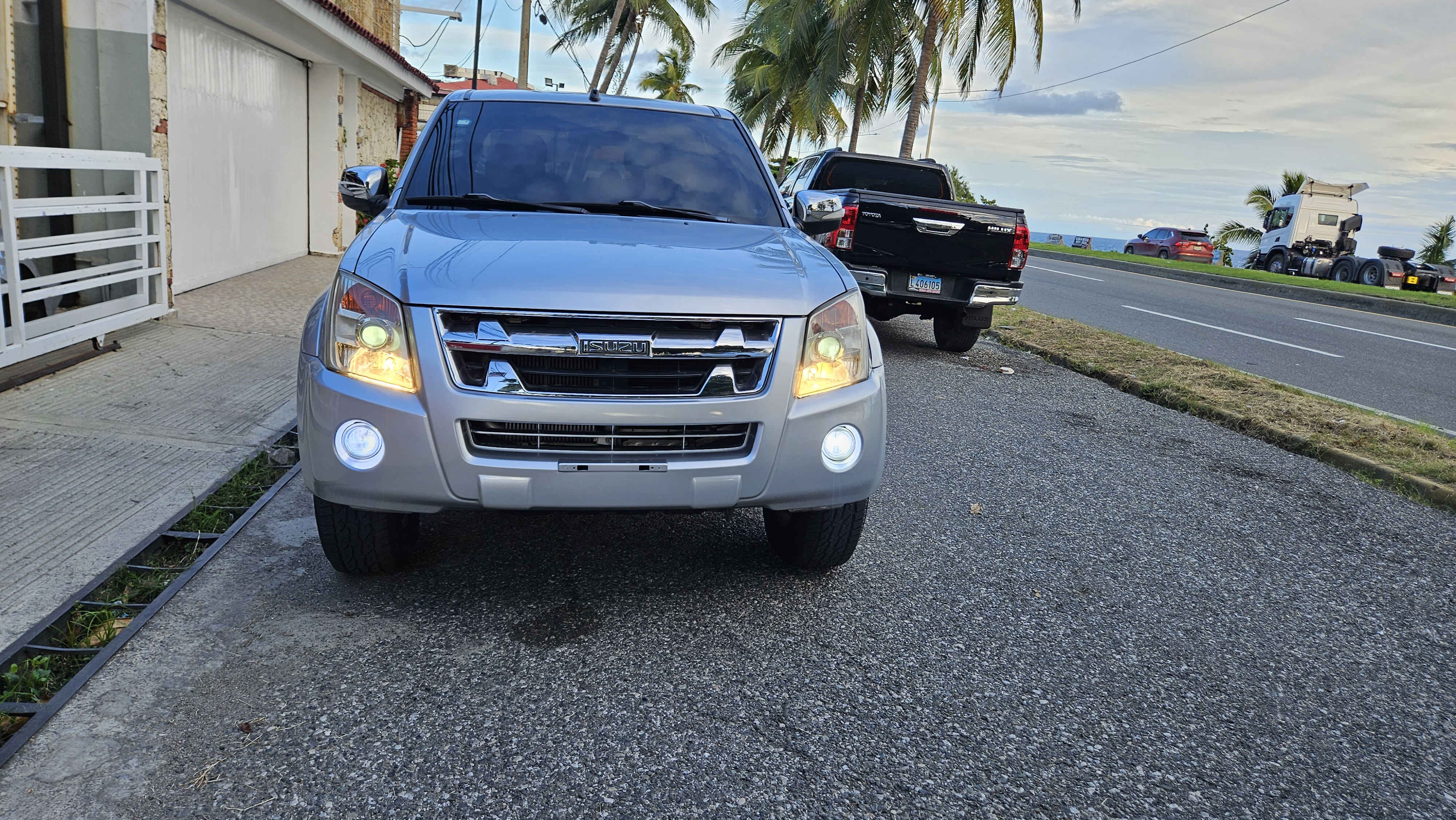 jeepetas y camionetas - Isuzu dmax 2012 full automatica 4