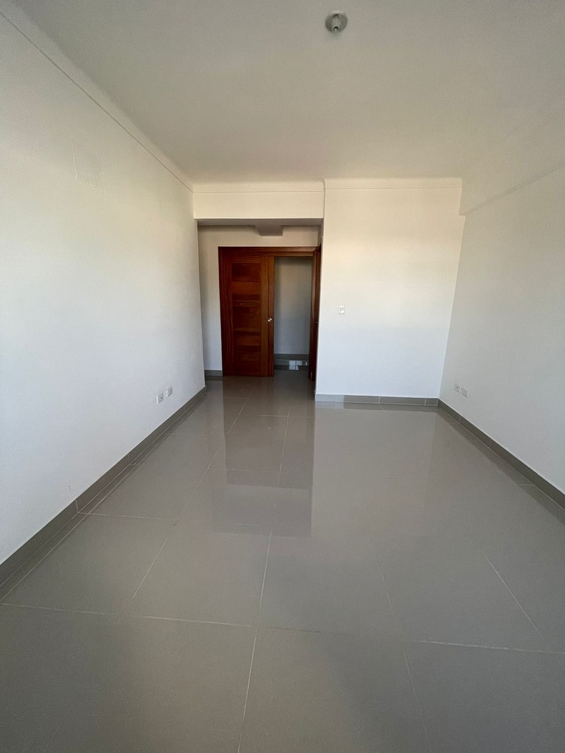 apartamentos - Vendo en Los Restauradores.-
Apartamento de lujo:
3er.nivel 
146 mts2 + 30 mts2
 3