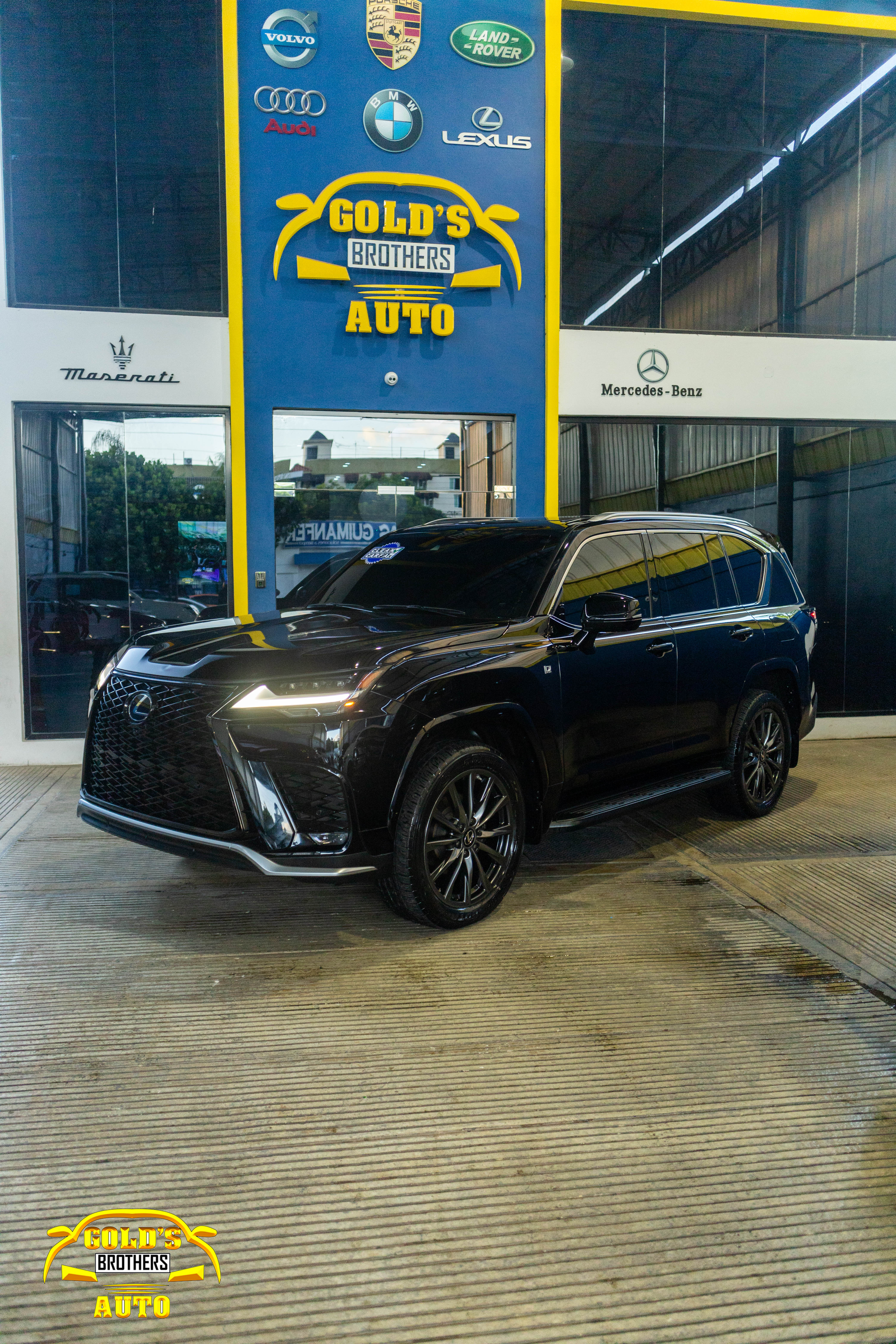 jeepetas y camionetas - Lexus LX600 F-Sport 2022 Clean Carfax 2