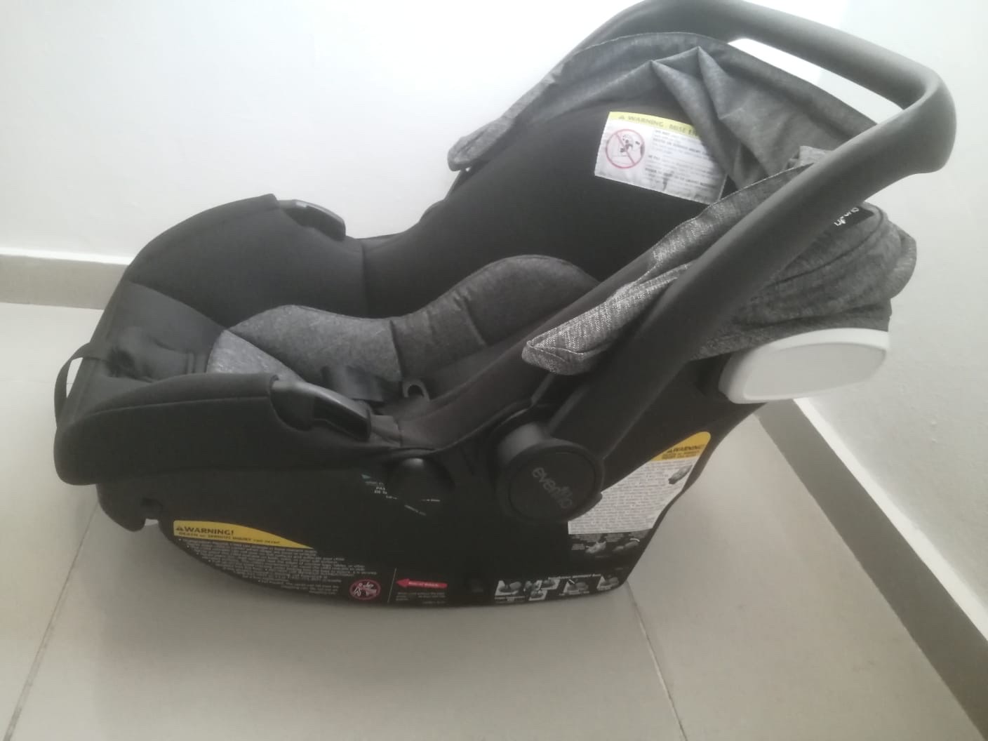 coches y sillas - coche/carseat Evenflo pivot 