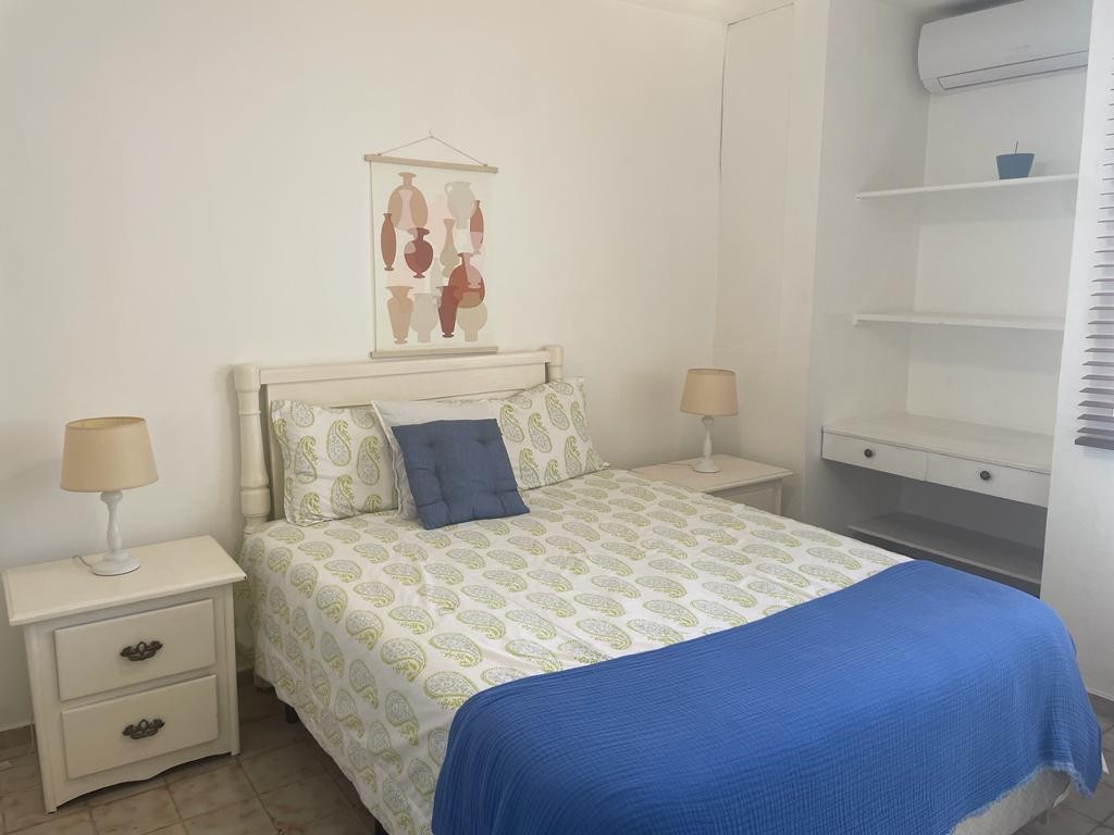 apartamentos - 🚨ALQUILO APTO AMUEBLADO, ZONA UNIVERSITARIA US$800🚨

Alquilo apartamento  8