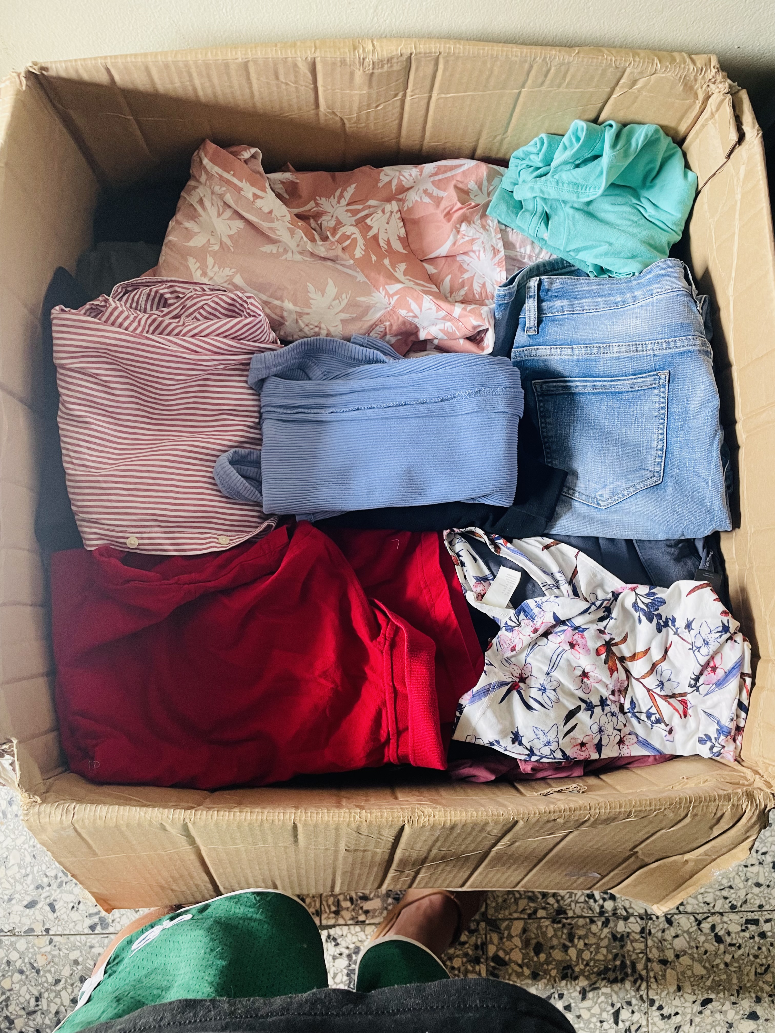 ropa para mujer - Vendo caja de ropa traída de los Estados Unidos