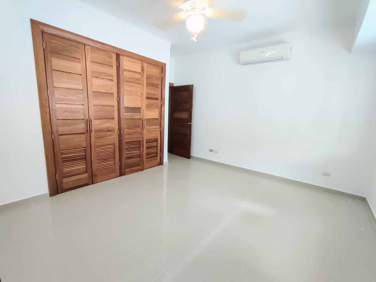 apartamentos - Apartamento en Venta PARAÍSO USD 300,000.00  7