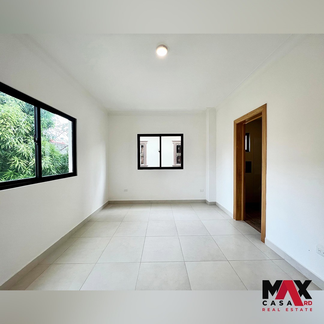 casas - CASA DE 3 NIVELES EN VENTA UBICADA E MIRADOR DEL ESTE, SANTO DOMINGO ESTE 2