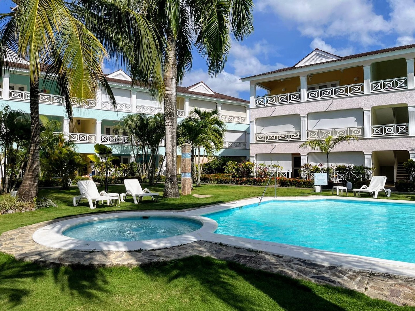 apartamentos - VENDO en Terrenas apartamento amueblado a 2 minutos de  playa Poppy