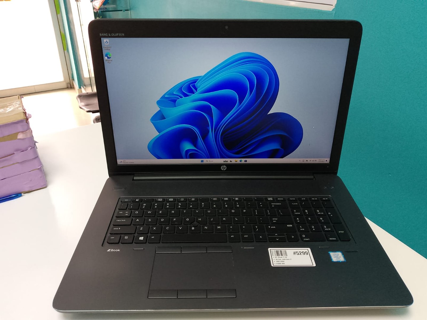 computadoras y laptops - Laptop, HP ZBook 17 G4 / 7th Gen, Intel Core i7 / 16GB DDR4 / 512GB SSD

- Preci 5