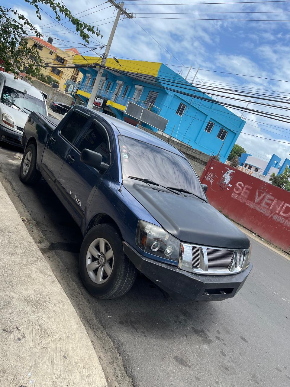 jeepetas y camionetas - Nissan titan 2011