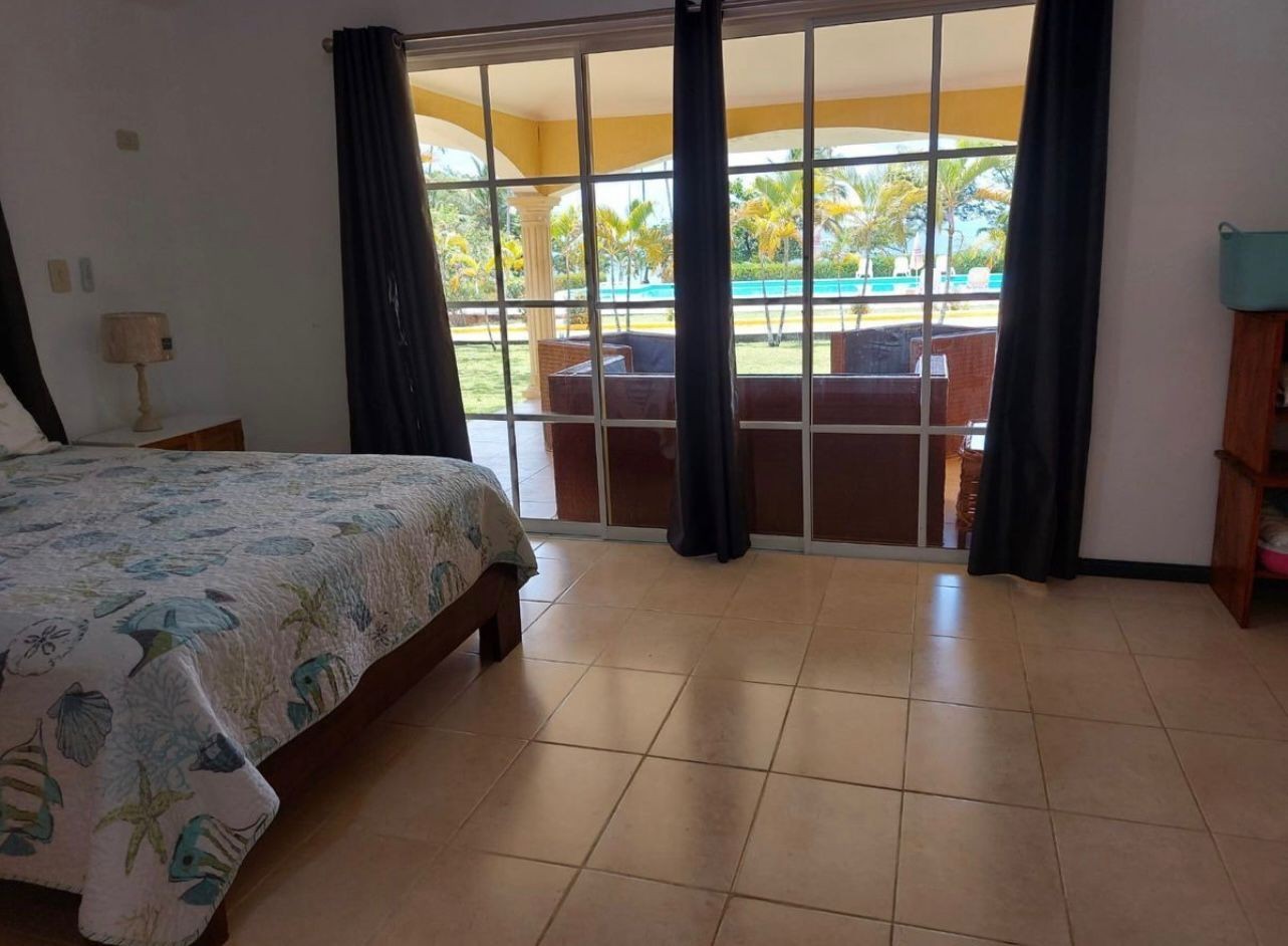 casas vacacionales y villas - Alquiler Villa Amueblada de 3 Habitaciones con Piscina, Los Róbalos, Samaná 7