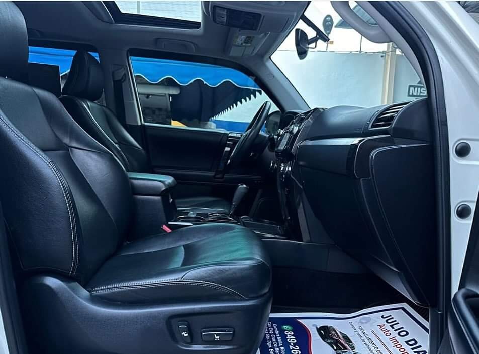 jeepetas y camionetas - 2019 Toyota 4Runner Nightshade tres fila de asientos Americana Clen Carfax. 6