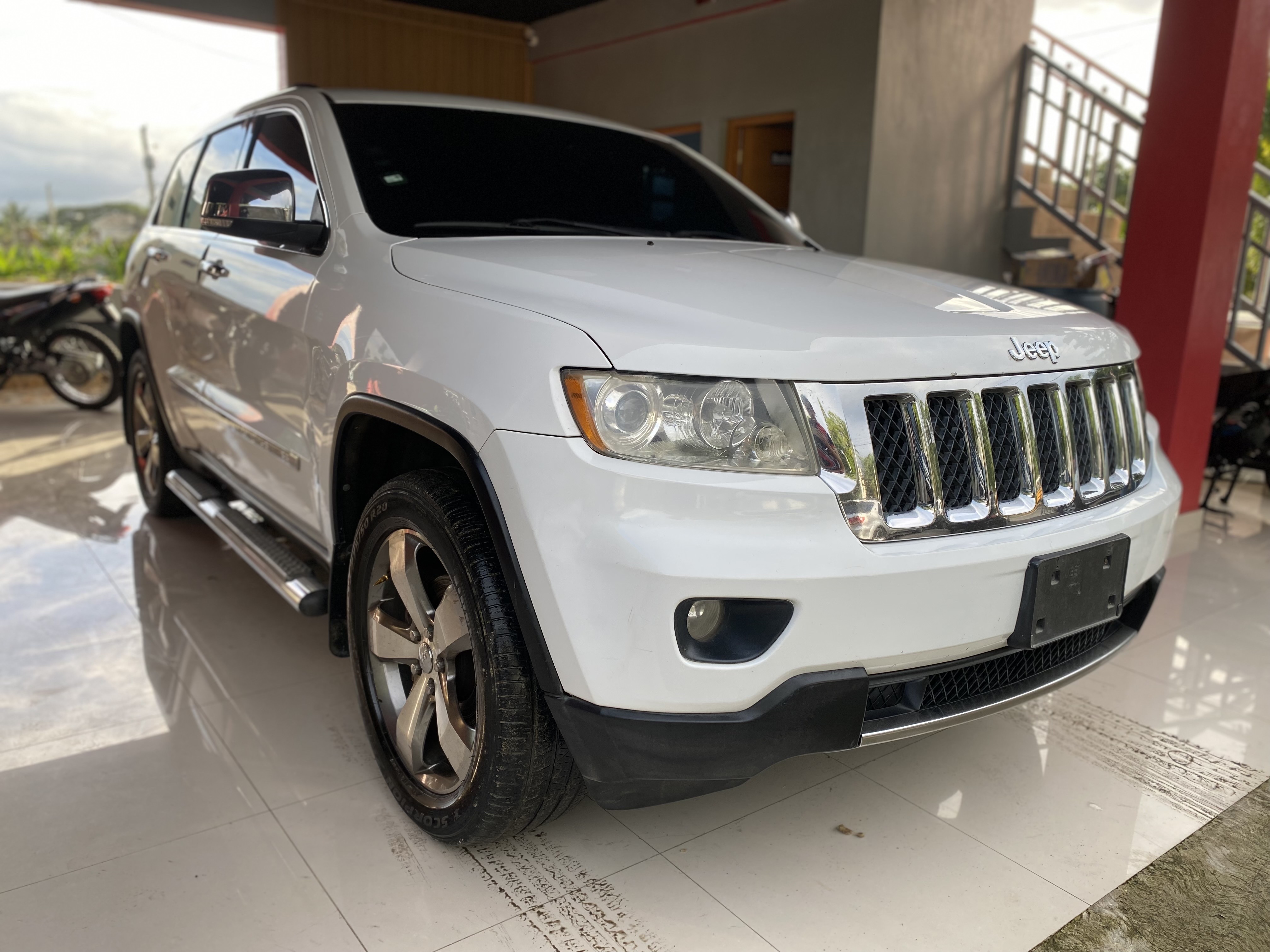 jeepetas y camionetas - JEEP GRAND CHEROKEE OVERLAND 2013 1