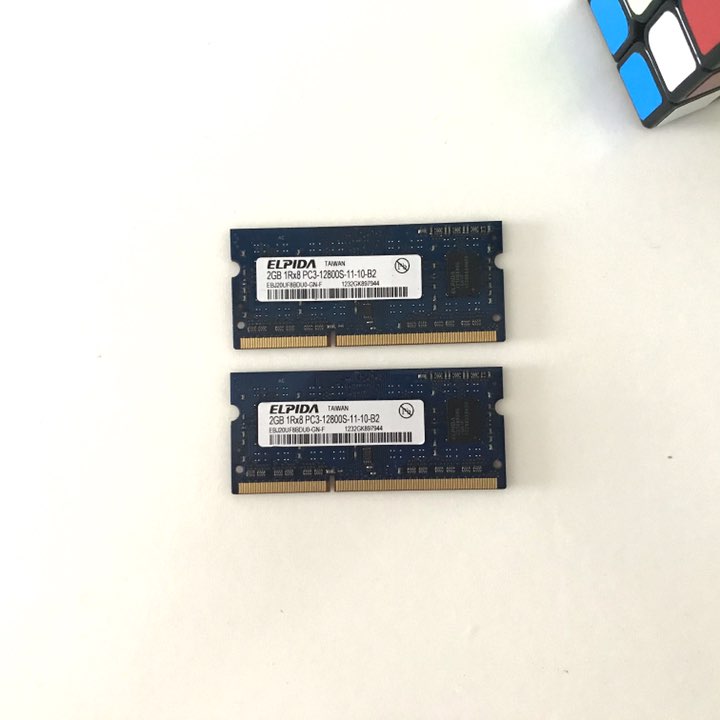 otros electronicos - Dos memorias RAM DDR3 de 2Gb cada una 1600MHz