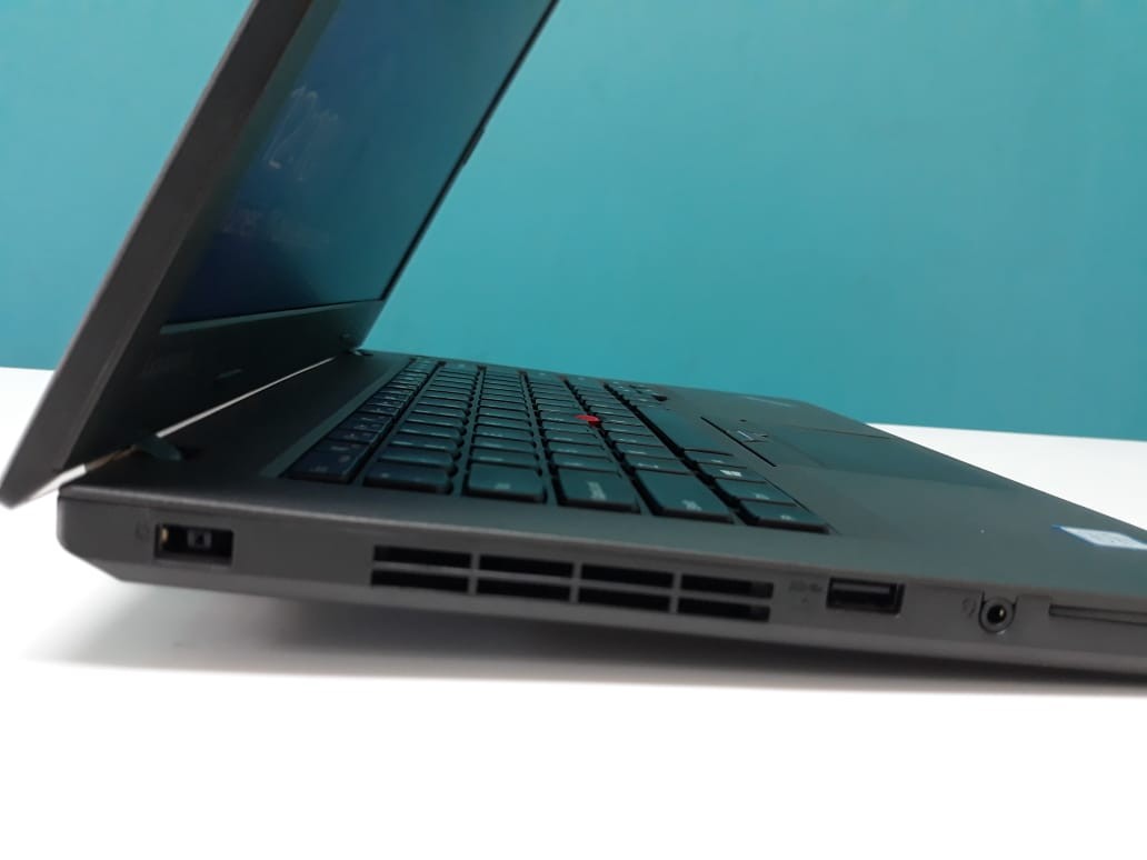computadoras y laptops - Laptop, Lenovo ThinkPad L460 / 6th Gen, Intel Core i5 / 8 GB DDR3 / 128 GB SSD 4