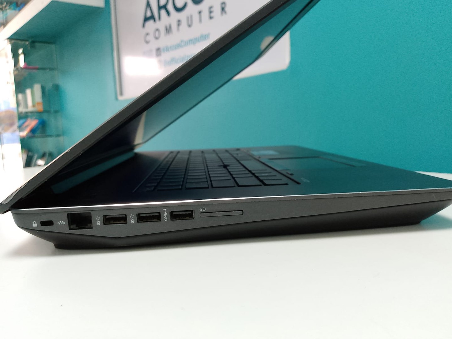 computadoras y laptops - Laptop, HP ZBook 17 G4 / 7th Gen, Intel Core i7 / 16GB DDR4 / 512GB SSD

- Preci 6