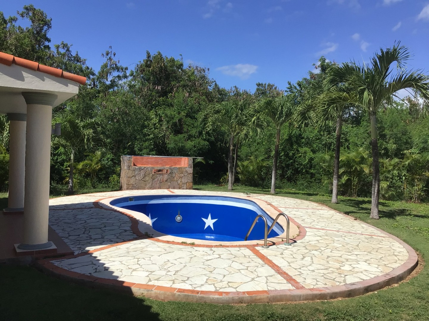 casas vacacionales y villas - villa juan dolio con piscina de oportunidad 8