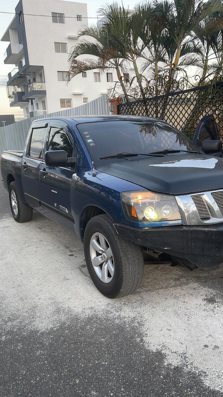 jeepetas y camionetas - Nissan titan 2011 1