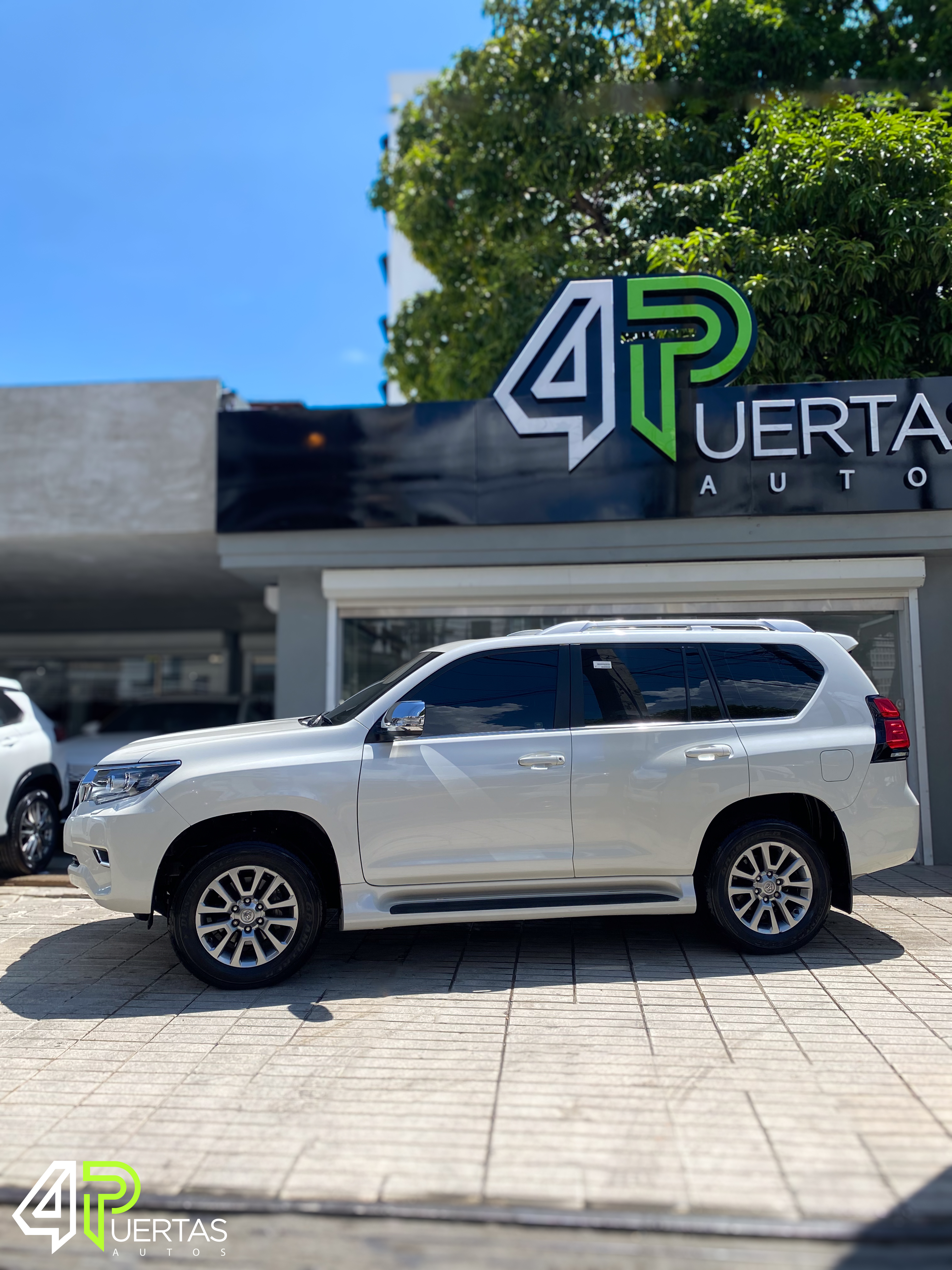 jeepetas y camionetas - TOYOTA PRADO VXL 2020