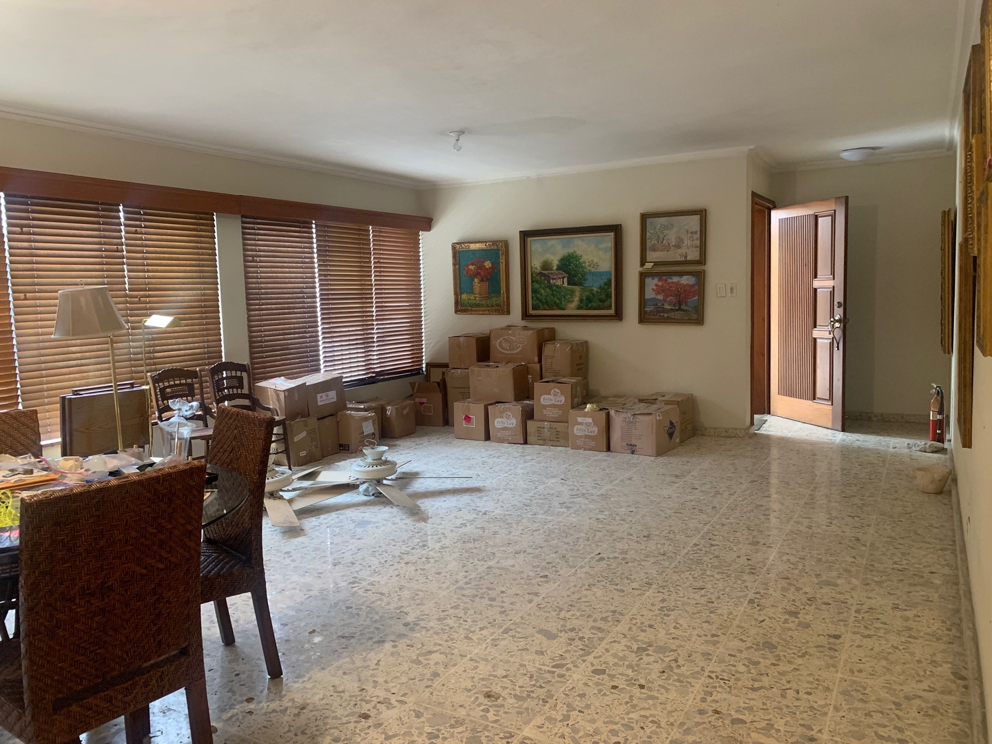 apartamentos - Vendo apto En el ensanche paraíso Distrito Nacional 
199. 24. Mts. 