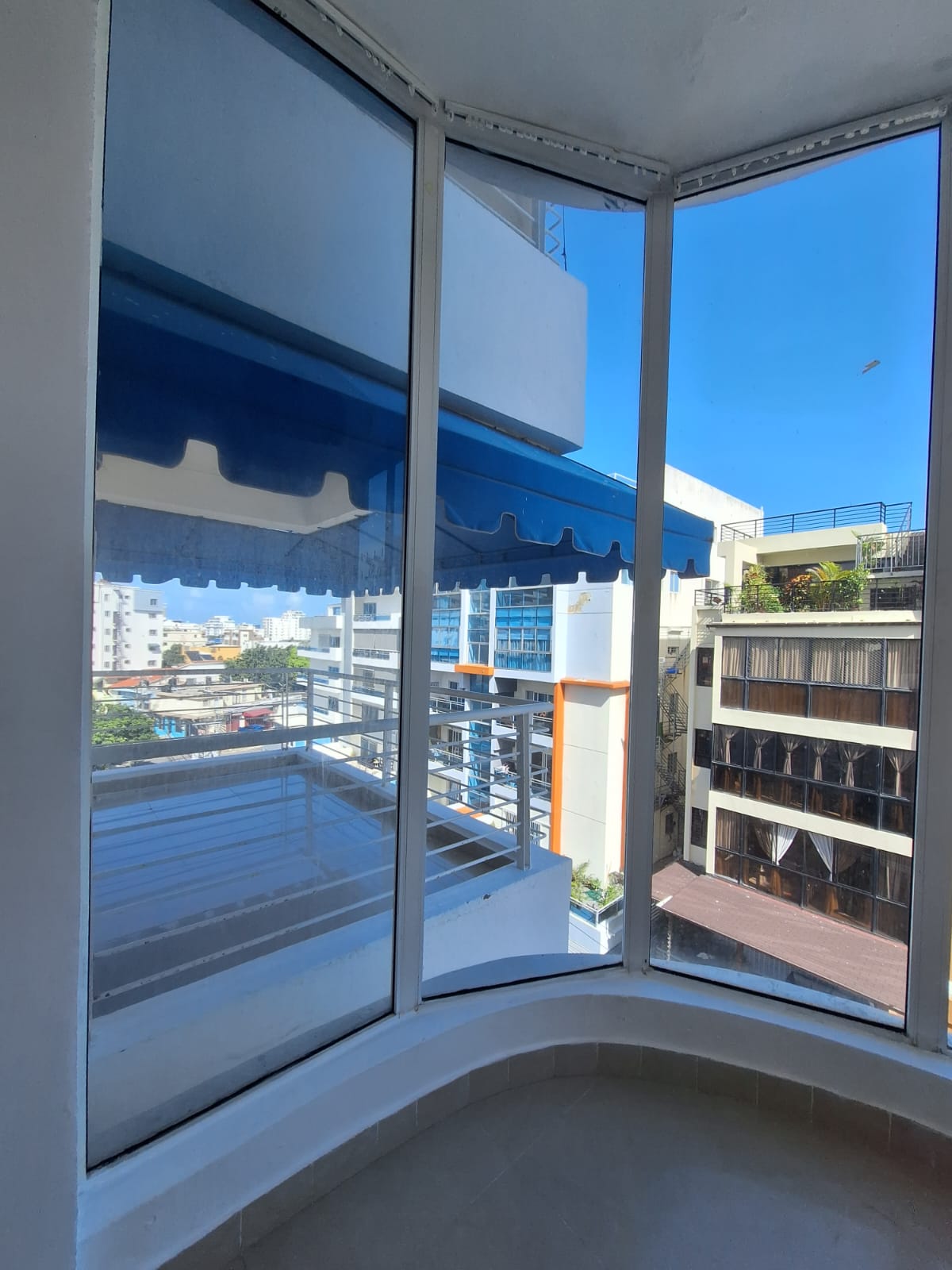 apartamentos - Rento apartamento sin amueblar ascensor planta 