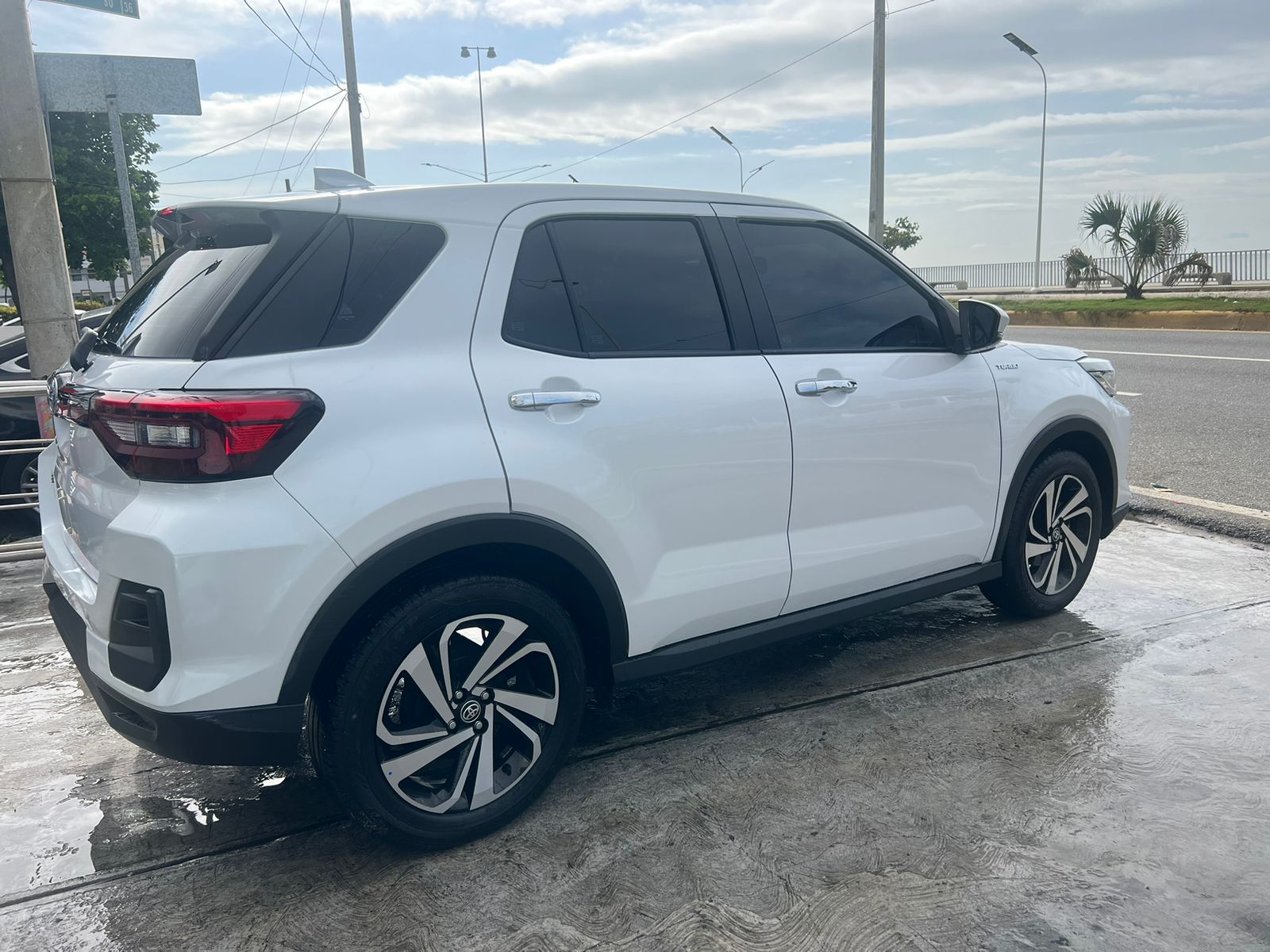 jeepetas y camionetas - Toyota Raize Turbo 2024 8