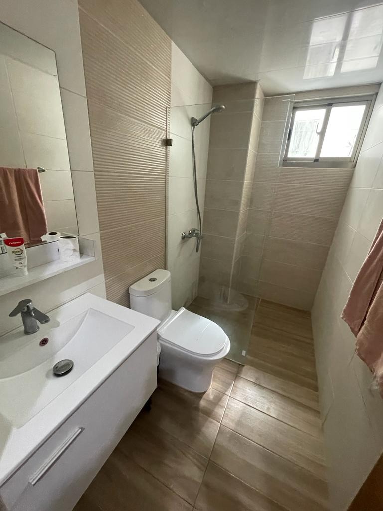 apartamentos - Apartamento en Evaristo Morales, 2do piso de 176.14 Mts 
 3 Hab 
USD: 280,000 8