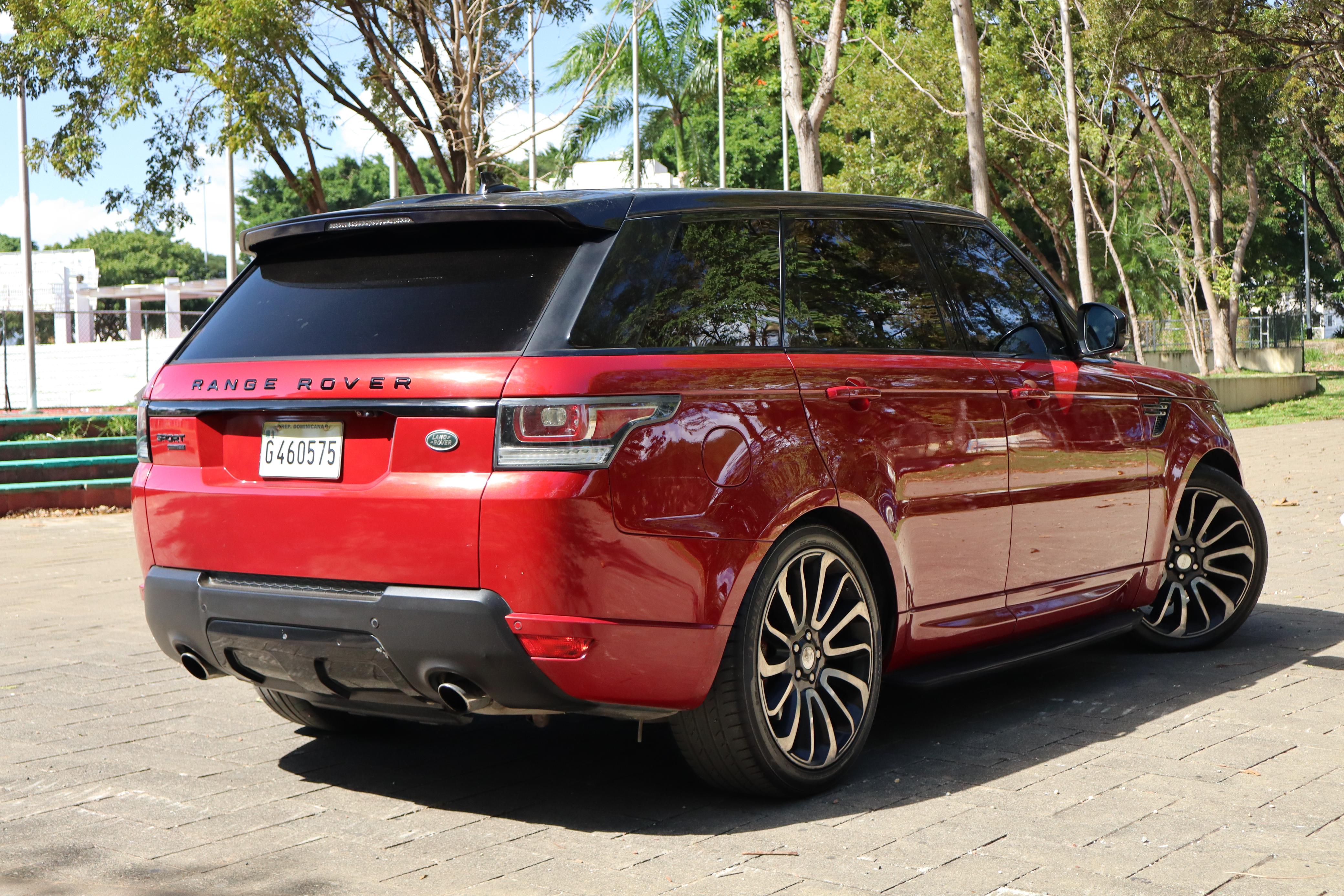 jeepetas y camionetas - Montate en esta super deportiva land rover sport HSE 2016 único dueño  4