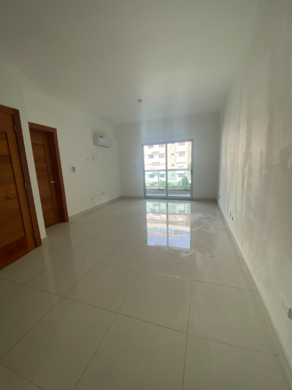 apartamentos - Apto en Alquiler Línea Blanca en EVARISTO MORALES 0