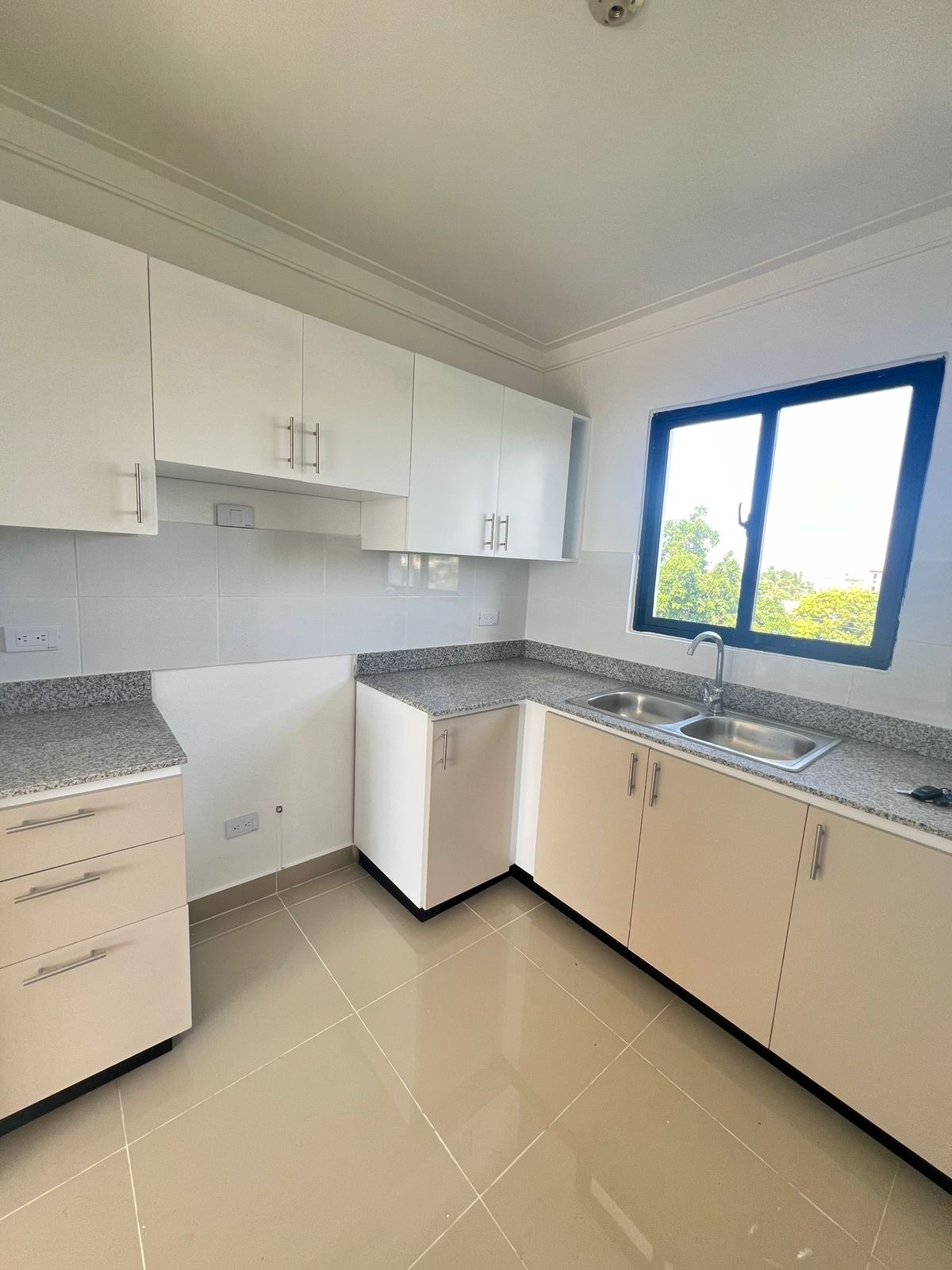 apartamentos - venta de apartamento  en la autopista las Americas Santo Domingo este con 94mts  2