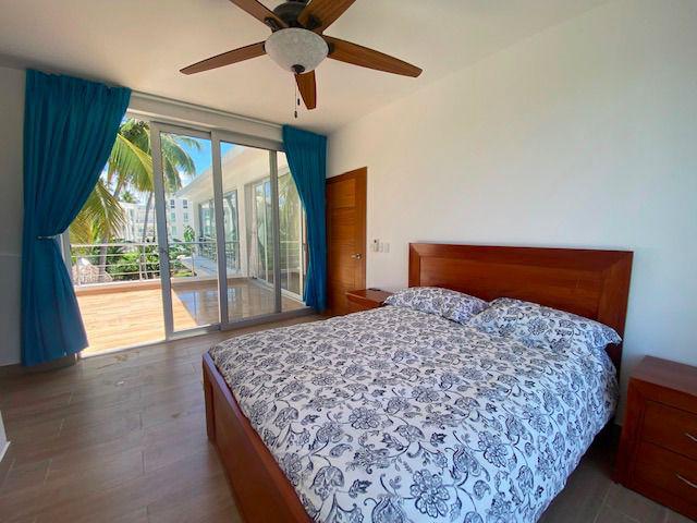 casas vacacionales y villas - Vendo Hermosa Villa de 2 Niveles  en Playa Nueva Romana 19