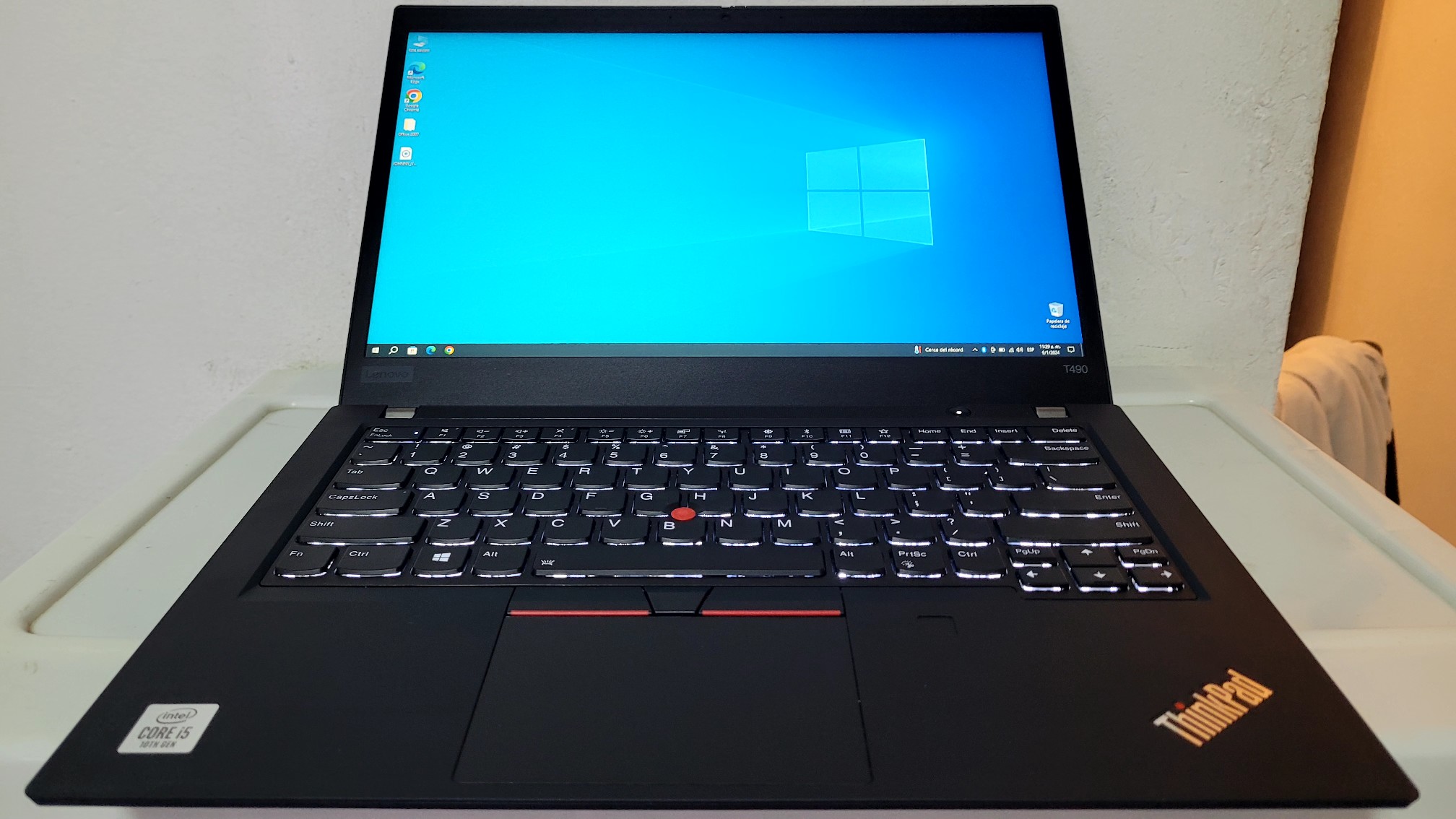 computadoras y laptops - Lenovo Slim T490 14 Pulg Core i5 10th Gen Ram 8gb ddr4 Disco Solido 0