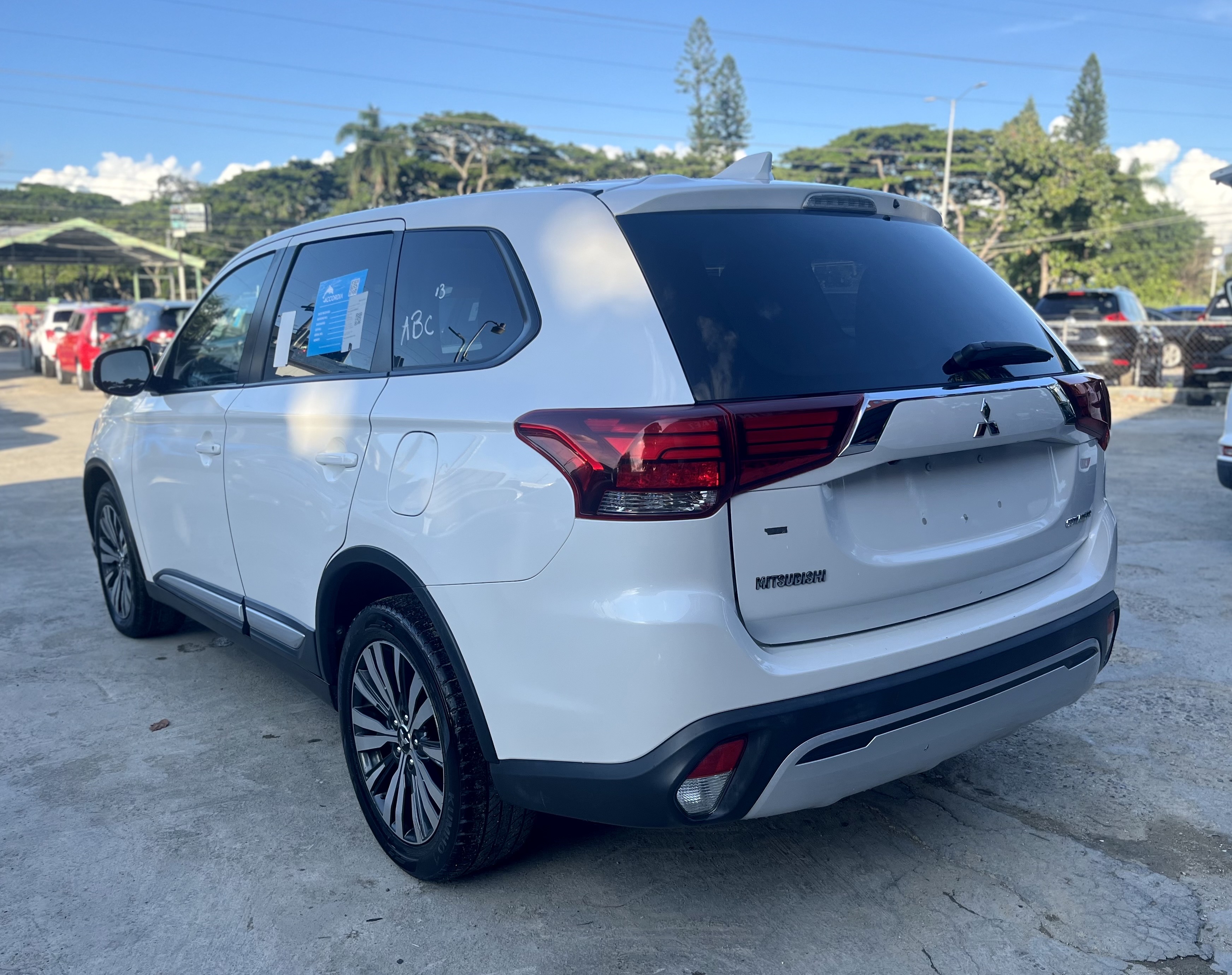 jeepetas y camionetas - Mitsubishi Outlander 2019
 3