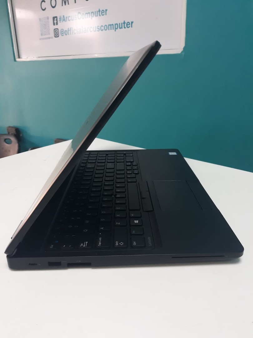 computadoras y laptops - Laptop, Dell Latitude 5580 / 7th Gen, Intel Core i5 / 8GB DDR4 / 128GB SSD

OFER 6