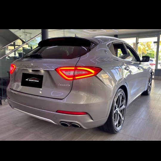 jeepetas y camionetas - Maserati Levanté SQ4 2018 nuevaaaaa