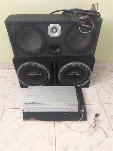 otros electronicos - Quitipo de 10 dos bocinas y dos tweeter Bajo de 15 y con su Planta baratísimo