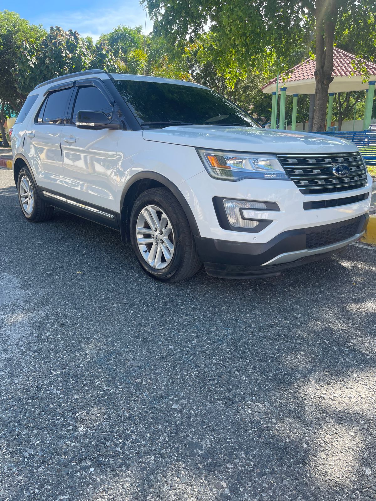 jeepetas y camionetas - Ford Explorer xlt 2016 1